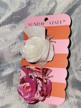 Sunday State Floral Hair Claw Set - Pearl White & Pink LS M